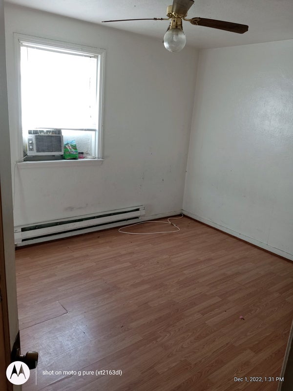 Photo 1: