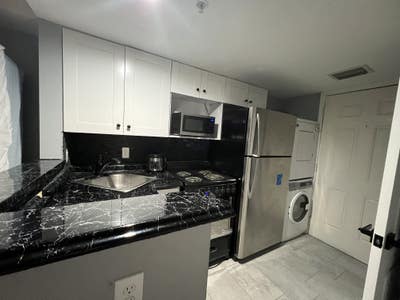 West Brickell room for rent utilities included Main Photo