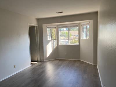 Exclusive 1Bed with Private Bathroom / Shower Main Photo