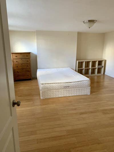 Room in Bed-Stuy Available Oct 1 Main Photo