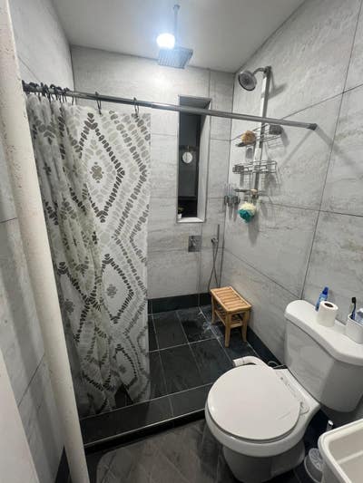 **Cozy Room for Rent Near 2 Train - Perfect Locati Main Photo