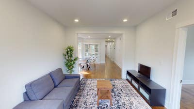Room in Logan Square on a flexible lease Main Photo