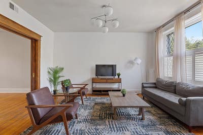 Room in Columbia Heights on a flexible lease Main Photo
