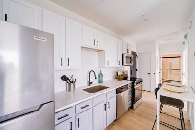 Furnished Room in Shared 4 Bed 2 Bath Apartment Main Photo