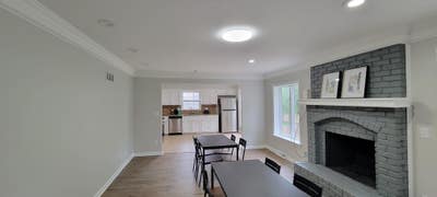 Newlyrenovated & modern Blue Springs House with Di Main Photo
