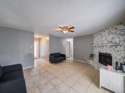 Cozy & newlyrenovated Dallas House. each room have Main Photo