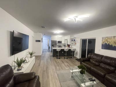 Homey & comfy Miami House Main Photo