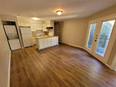 Charming 1BR Efficiency Move_in Ready Main Photo
