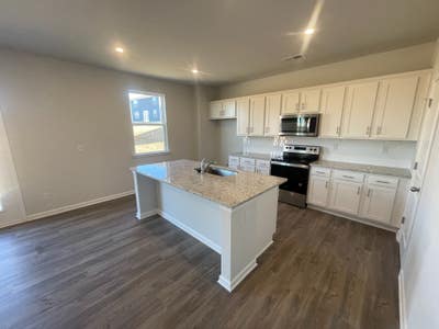 Large rooms in Monroe Main Photo