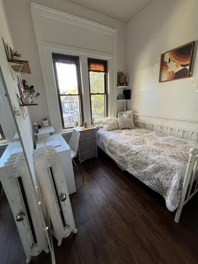 Room for Rent in Large House Main Photo