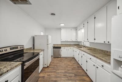 Must see Cozy home with Nice Amenities !! Super c Main Photo