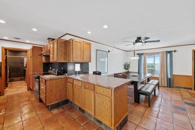Cozy & homey Austin House with Dining area Main Photo