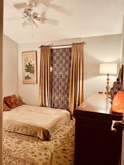 Private Room w/Shared Full Bath 55+ Main Photo