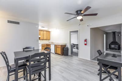 Comfy & highquality Las Vegas House with televisio Main Photo