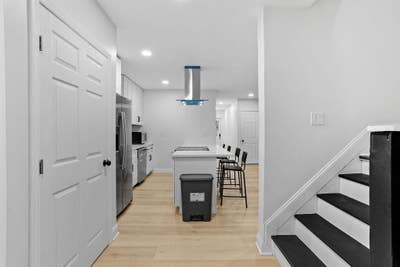 Newly renovated & spacious Philadelphia House. Main Photo