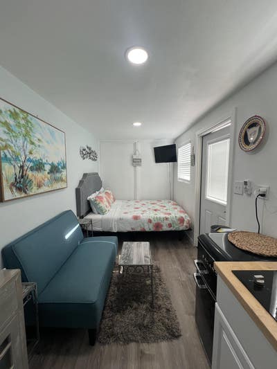 Comfy & Private Tiny Home located in Cedar Creek Main Photo