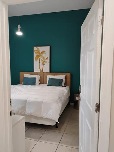 Private Room In CoLiving Environment Main Photo