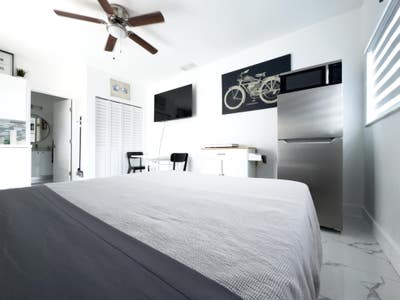 Modern & highquality Miami Efficiency with 55" 4K Main Photo