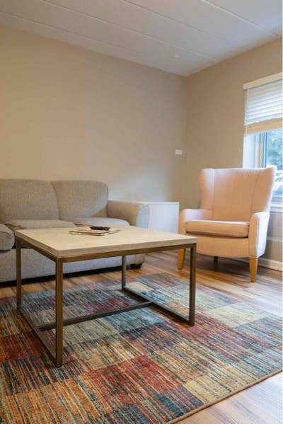 This cozy and charming unit is everything you need Main Photo