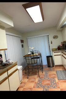 Room in 3BR home available in Dr Phillips Main Photo