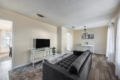 Room in Westgate on a flexible lease Main Photo