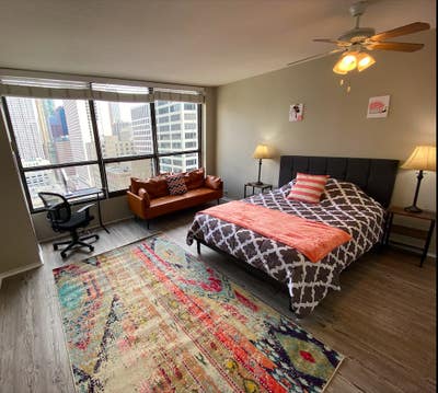Deluxe Plus - River North (Female Only) Main Photo