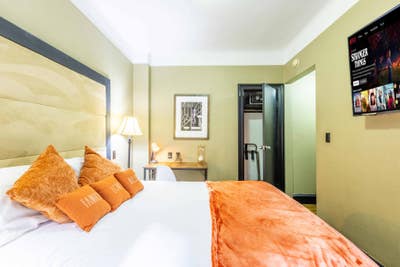 Studio Plus & Ensuite Bath - Midtown Manhattan Main Photo