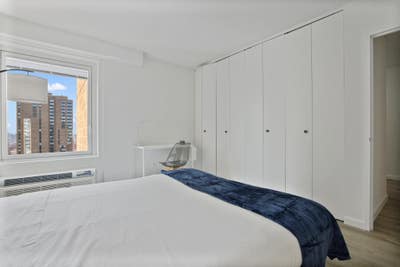 Master Bedroom & Ensuite Bathroom - Waterside Main Photo