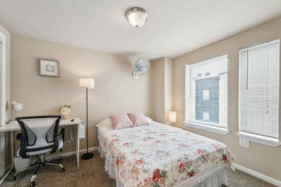 Deluxe Room - West Campus Main Photo