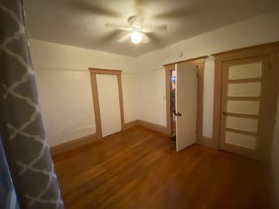 Single Room available Now until December 31st 202 Main Photo