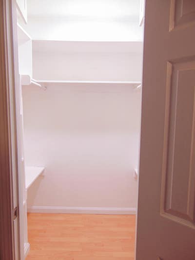 Room with private bathroom and entrance Main Photo