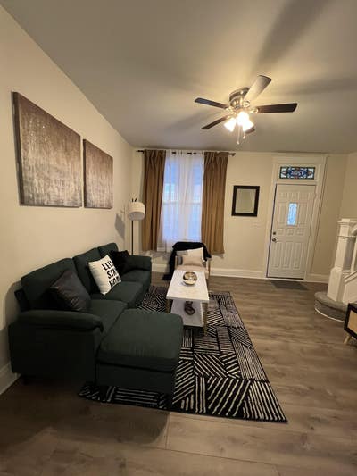 Baltimore Townhouse with Workspace. Newlyrenovated Main Photo