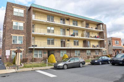 Dutton Place Main Photo