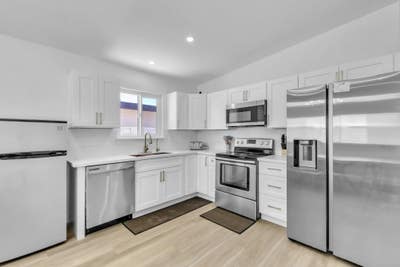 Newly renovated & spacious Las Vegas House Near th Main Photo