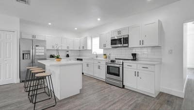 North Miami Oasis: Large home Home with Pool & TVs Main Photo