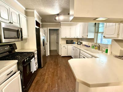 Sand Springs House with 6 bedrooms Main Photo