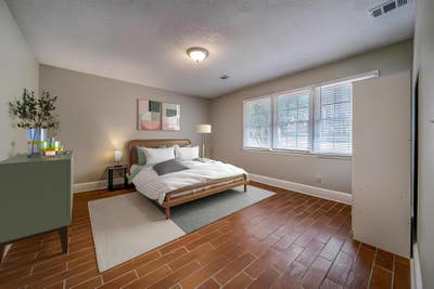 Rustic Cliftondale Home in a Prime Location in Fa Main Photo