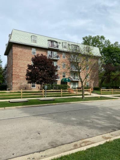 Great location apartment just two blocks from Trai Main Photo