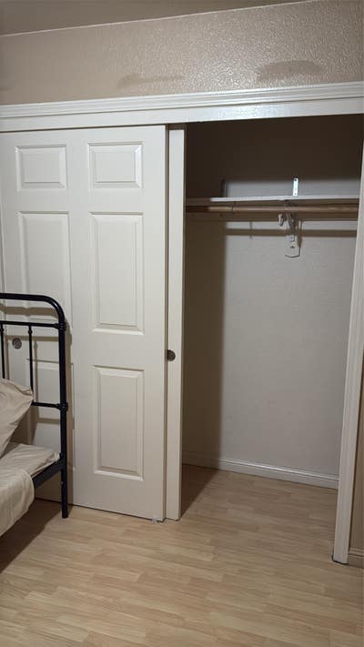 Room for rent Main Photo
