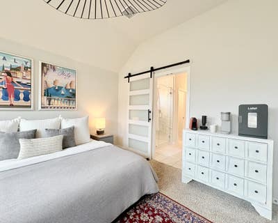 Furnished Master w/ Private Bath ― All Bills Paid Main Photo