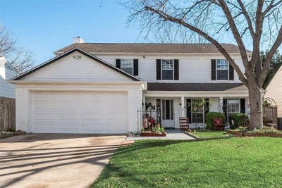 Quiet & Cozy with Spacious Kitchen & Fenced Yard Main Photo