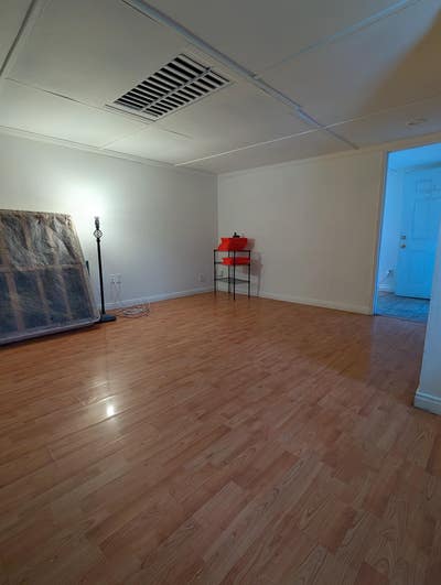 Back Studio Available, Spacious Main Photo