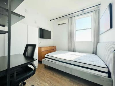 Brand new room, 25 minutes from Manhattan #326 Main Photo