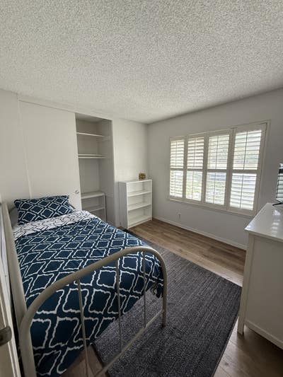 Seeking Roommate Main Photo