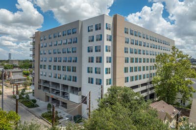Uniti Montrose: Fully Furnished Units Main Photo