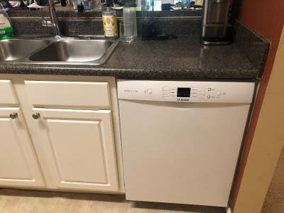 Wonderful 1 bed 1 bath for rent in desirable Buckh Main Photo