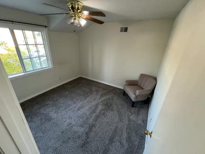 Room for rent Main Photo