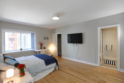 Master Room & Ensuite Bath - Logan Circle Main Photo