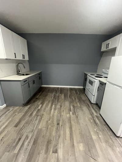 Beautiful 1 Bedroom Apartment in Irvington! Main Photo