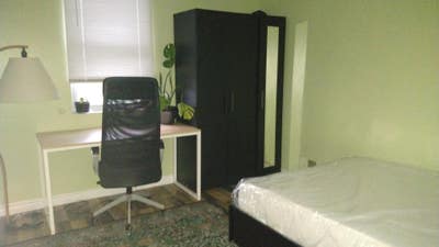 Room for rent in epic location Main Photo